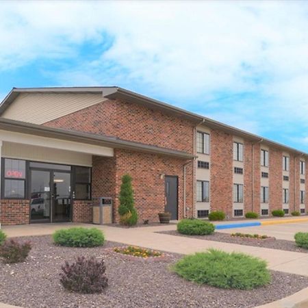 Fairbridge Inn Express Monroe City Exterior photo